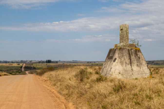 Cerro Largo Encabezado